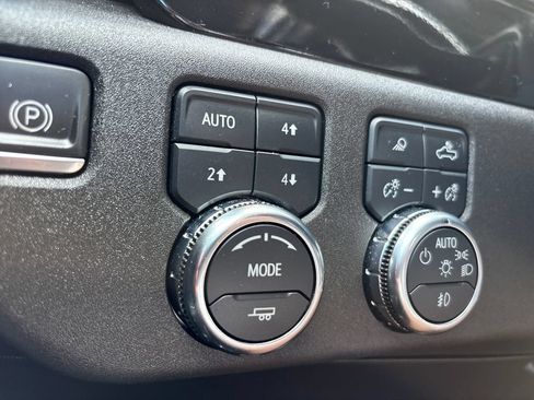 Certified 2022 GMC Sierra 1500 SLT AWD/4WD image 32