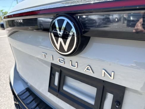 New 2026 Volkswagen Tiguan SEL R-Line AWD/4WD image 11