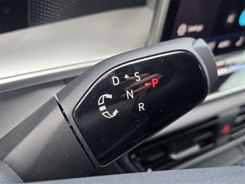 New 2026 Volkswagen Tiguan SE R-Line image 18