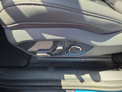 Used 2026 Kia EV9 Wind image 12