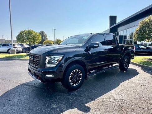 Used 2021 Nissan Titan PRO-4X w/ Pro-4x Convenience Package AWD/4WD image 5