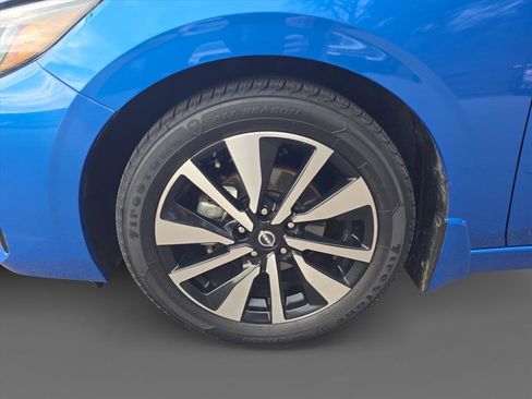 Used 2024 Nissan Sentra SV w/ SV Premium Package image 9