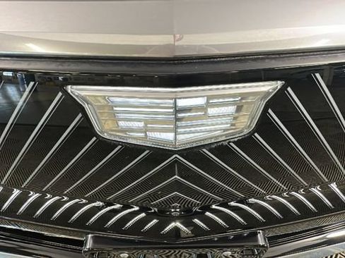 Used 2024 Cadillac Lyriq Luxury AWD/4WD image 8