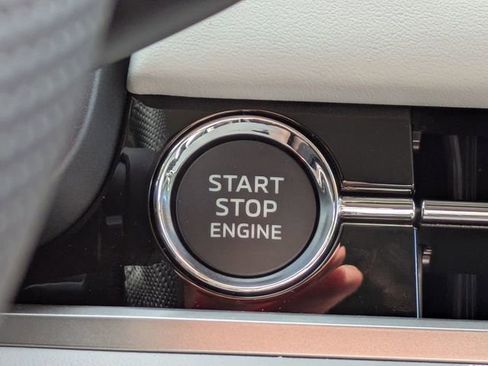 New 2026 Mitsubishi Outlander SE image 32