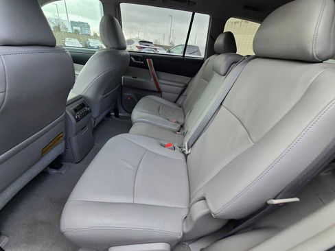 Used 2010 Toyota Highlander Limited image 20