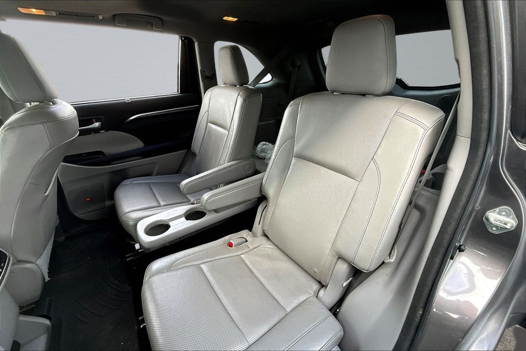 Used 2015 Toyota Highlander Limited AWD/4WD image 18