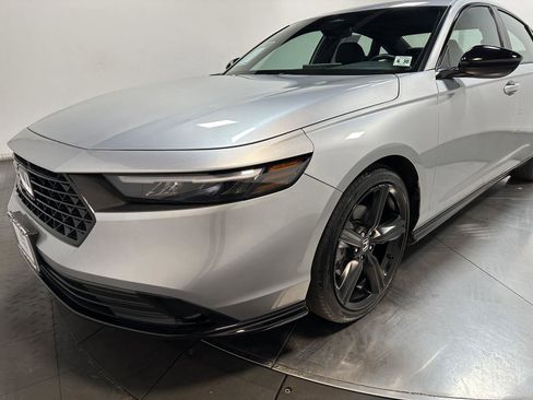 Used 2025 Honda Accord Sport image 7