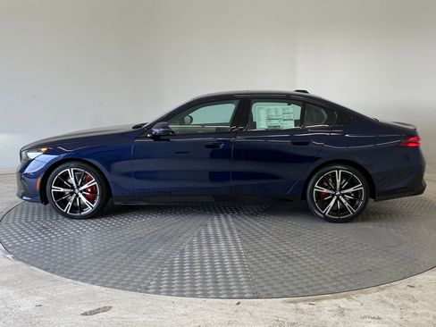 New 2026 BMW 540i xDrive 540i xDrive w/ M Sport Package image 2