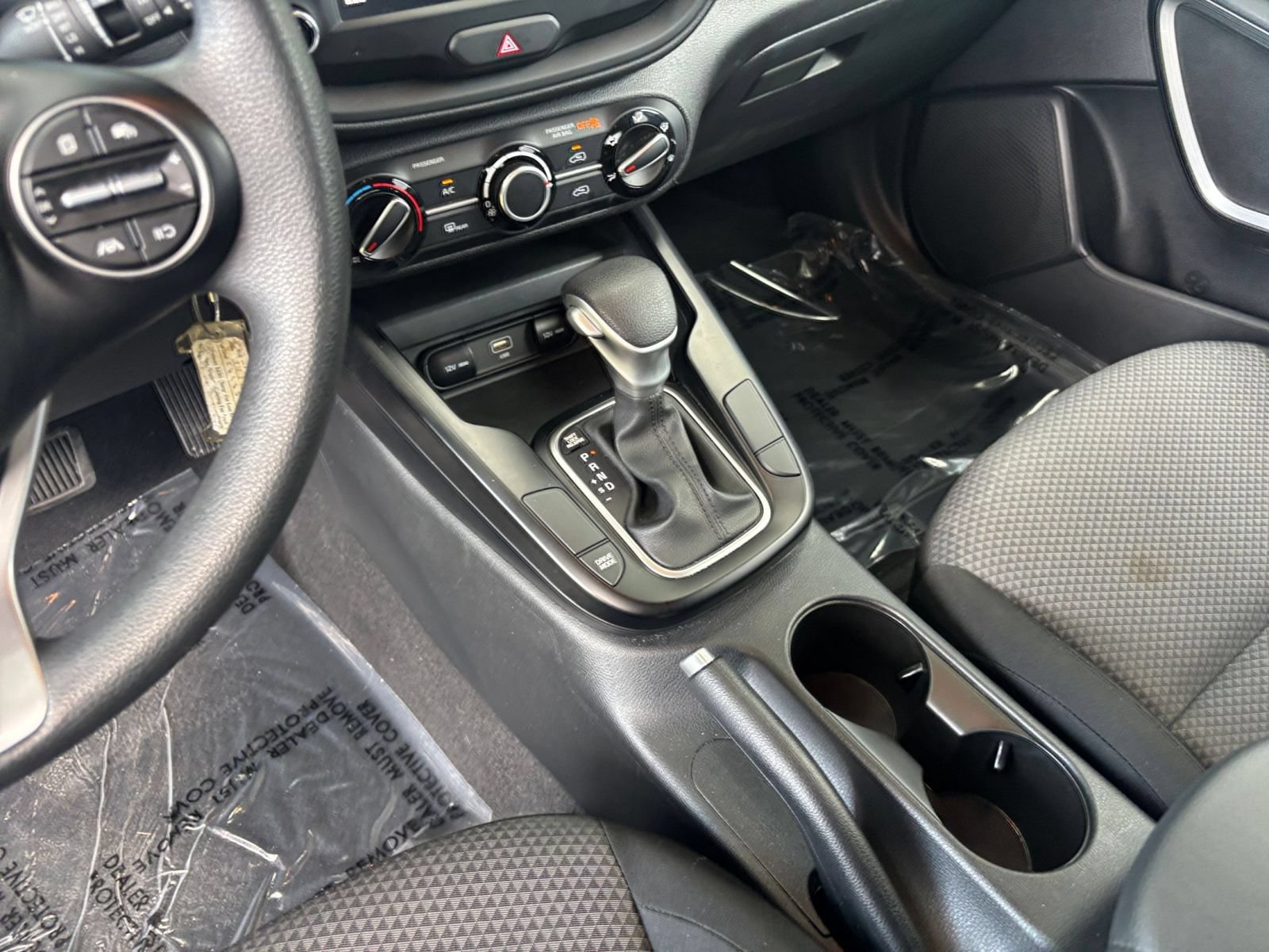 Used 2025 Kia Soul LX w/ LX Technology Package FWD image 38
