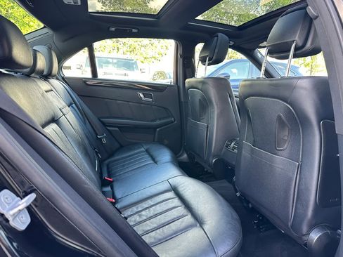 Used 2010 Mercedes-Benz E 550 Sedan w/ Premium 2 Pkg image 25
