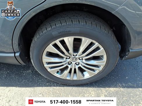 Used 2023 Toyota Venza XLE AWD/4WD image 10