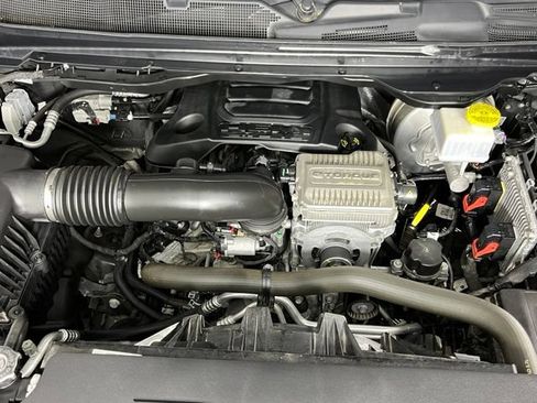Used 2022 RAM 1500 Laramie AWD/4WD image 11