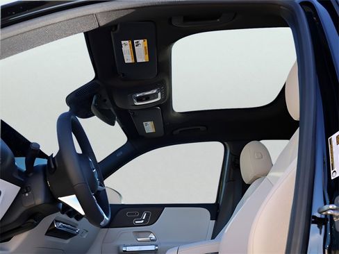 New 2026 Mercedes-Benz GLB 250 4MATIC image 40