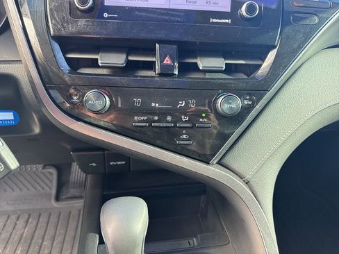 Used 2024 Toyota Camry SE image 19