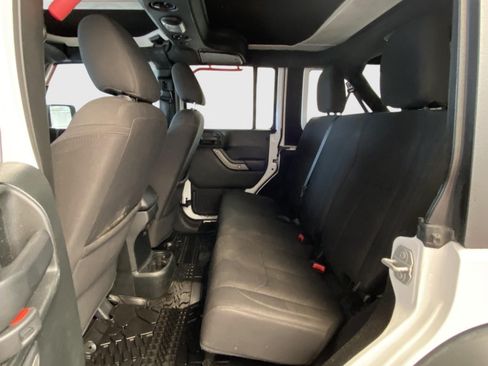 Used 2018 Jeep Wrangler Unlimited Sport S AWD/4WD image 17