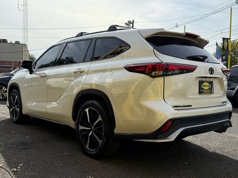 Used 2021 Toyota Highlander XSE image 4