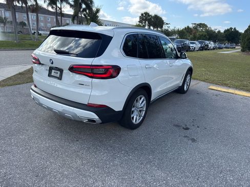 Certified 2023 BMW X5 xDrive40i w/ Premium Package AWD/4WD image 5