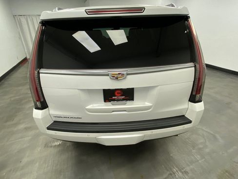 Used 2017 Cadillac Escalade Luxury w/ LPO, Radiant Package AWD/4WD image 5