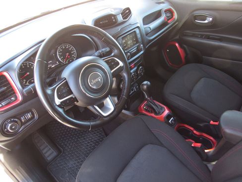 Used 2017 Jeep Renegade Trailhawk w/ Popular Equipment Group image 15