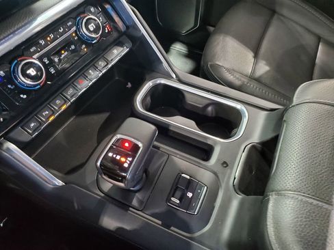 Used 2024 GMC Sierra 1500 Denali w/ Technology Package AWD/4WD image 36