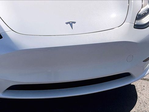 Used 2023 Tesla Model Y Long Range image 26