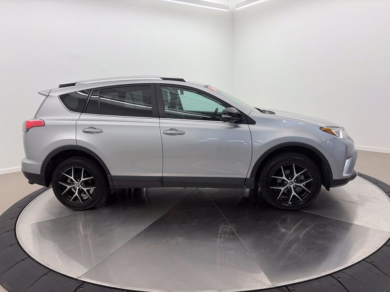 Used 2016 Toyota RAV4 SE AWD/4WD image 2