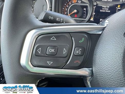 Used 2025 Jeep Wrangler Unlimited Sahara w/ Safety Group AWD/4WD image 28