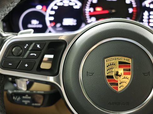 Used 2021 Porsche Cayenne AWD/4WD image 26