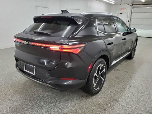 Used 2025 Chevrolet Equinox EV LT image 4