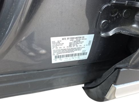 Used 2023 Ford Explorer XLT RWD image 31