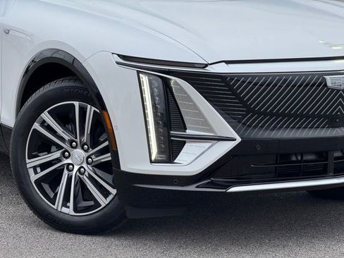 New 2025 Cadillac Lyriq Luxury image 10
