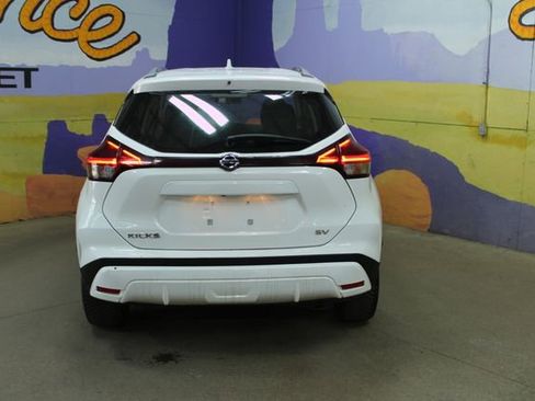Used 2021 Nissan Kicks SV FWD image 7