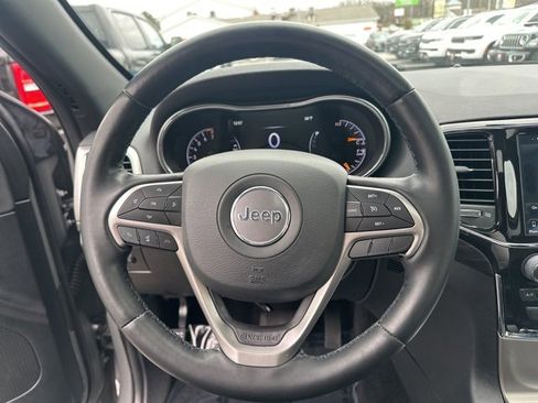 Used 2022 Jeep Grand Cherokee Laredo X image 10