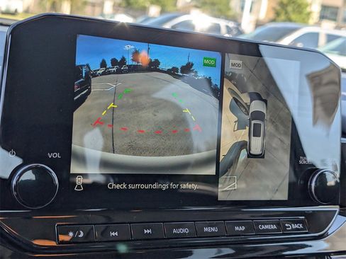 New 2025 Nissan Pathfinder SL w/ Black Appearance Package image 12