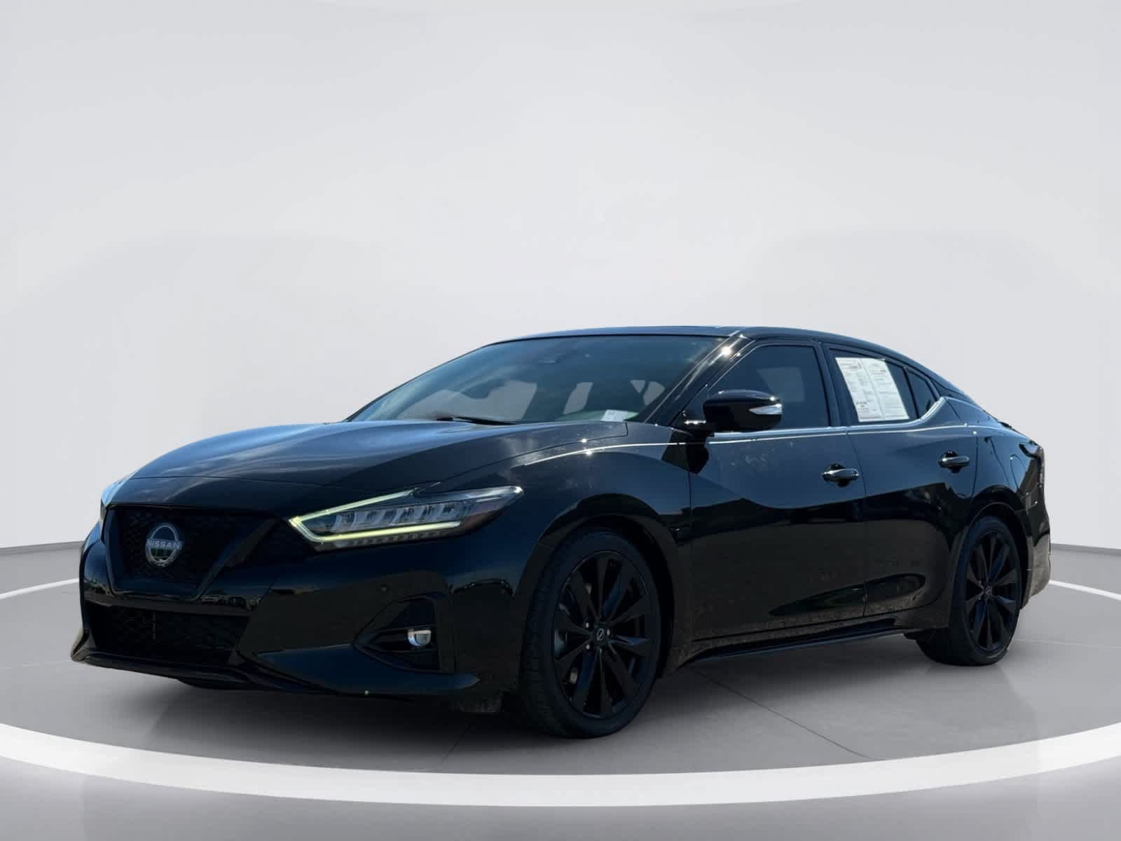 Used 2023 Nissan Maxima SR w/ Sport Mat Group FWD image 2