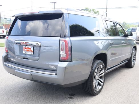 Used 2019 GMC Yukon XL Denali w/ Denali Ultimate Package AWD/4WD image 7
