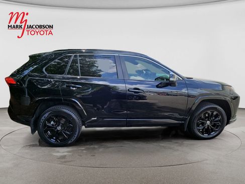 Used 2022 Toyota RAV4 SE AWD/4WD image 4