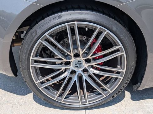 Certified 2022 Porsche 718 Boxster S w/ Premium Package RWD image 29