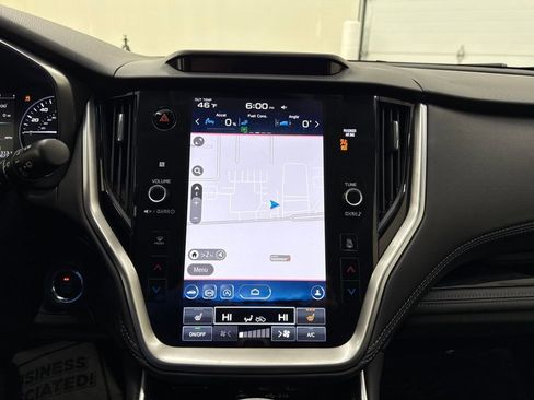 Used 2021 Subaru Outback Limited image 19