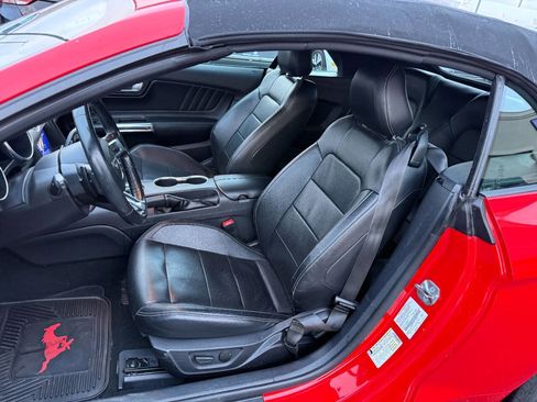 Used 2021 Ford Mustang Premium image 3