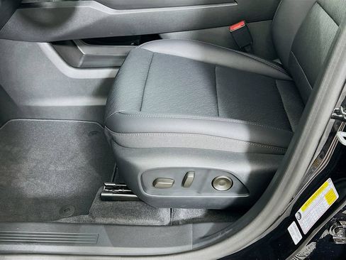 New 2026 Chevrolet Equinox LT w/ Convenience Package II AWD/4WD image 19