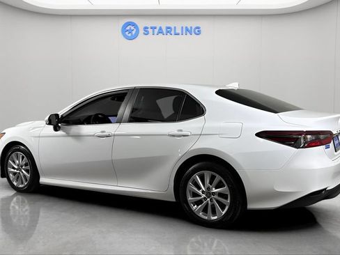 Used 2023 Toyota Camry LE FWD image 4