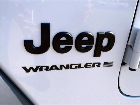 Used 2025 Jeep Wrangler Unlimited Sport AWD/4WD image 31