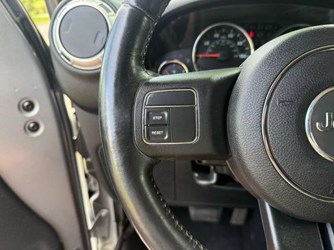 Used 2015 Jeep Wrangler Unlimited Sahara AWD/4WD image 20