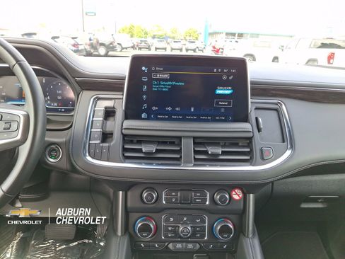 Certified 2024 Chevrolet Suburban LT AWD/4WD image 11