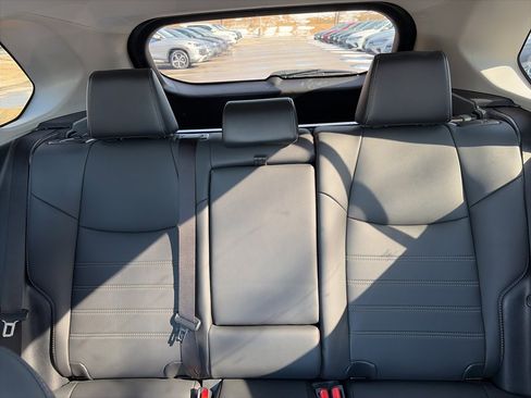 Used 2021 Toyota RAV4 XLE Premium image 24