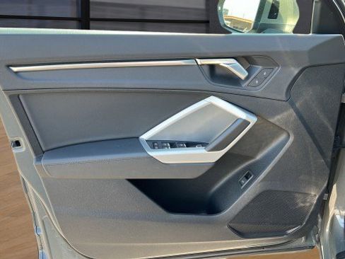 Used 2025 Audi Q3 2.0T Premium image 24