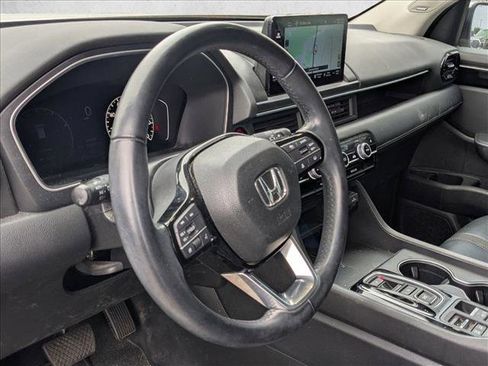 Used 2023 Honda Pilot Touring image 9