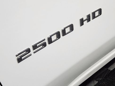 Used 2021 Chevrolet Silverado 2500 LT w/ Z71 Off-Road Package image 11