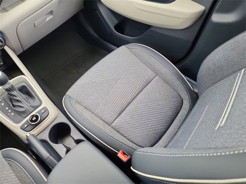 New 2025 Hyundai Venue Limited image 13